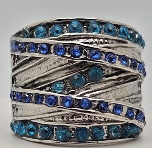 ✨2/$10✨ Wide Silver and Blue Gemstone Ring Size 6